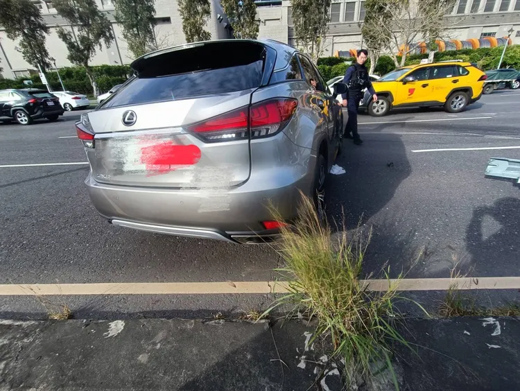 肇事小客車。翻攝畫面