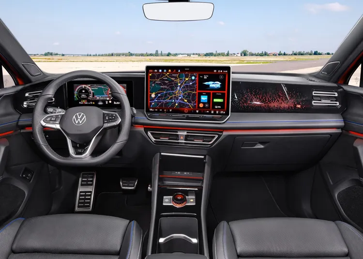 VW新世代Tiguan座艙導入更大尺寸的中控觸控螢幕與數位儀表，並搭載最新MIB4多媒體系統。業者提供