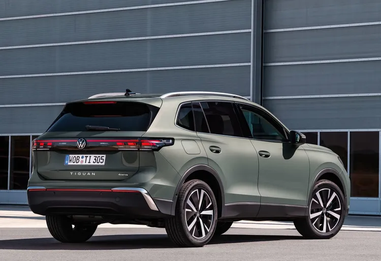 新世代Tiguan外觀延續家族SUV銳利線條與貫穿式LED光條語彙。原廠照片