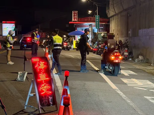 中和警打擊噪音車！烘爐地前設攔檢點　一夜舉發9件非法改裝