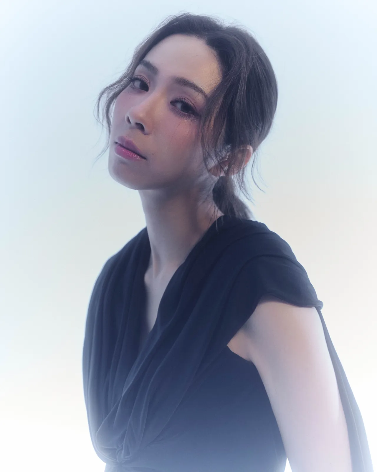 犬青拍摄《MilkX》封面。《MilkX》Taiwan提供