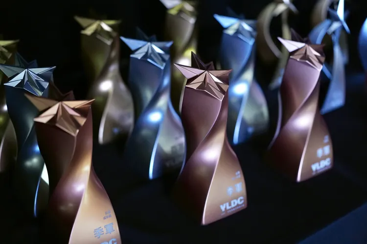 永齡銘馨盃獎盃。彭欣偉攝