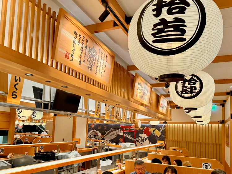 合點壽司熱銷前3名品項，於台北京站單店單品每月最高賣出3000份。莊偉祺攝