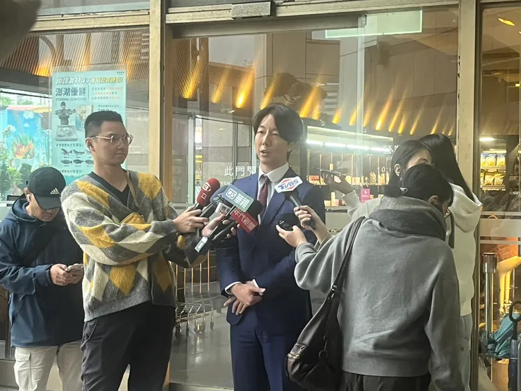 吳崢批評，蕭旭岑自己沒有嘴巴嗎？不會為自己的立場辯護嗎？記者葉家瑋攝