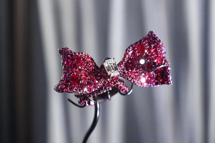 開幕酒會上人氣最高的緞帶戒指。特勤中心攝