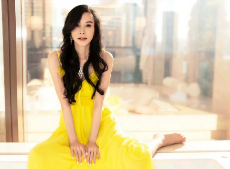 萧蔷慈善年历30周年！22吋腰仙女「内脏脂肪」数字太惊人