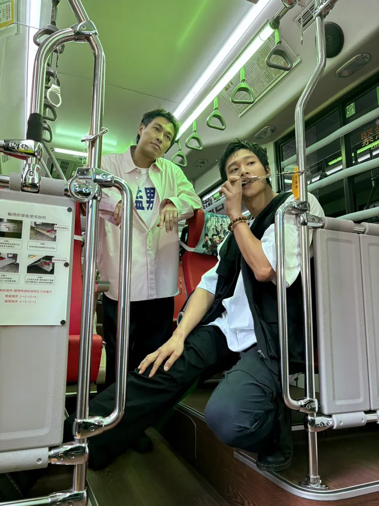 黃冠智和楊祐寧為戲宣傳。王思穎攝