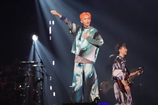 首攻蛋撞上南韓天王GD襲台　理想混蛋照樣印鈔4300萬！淚水狂洩出來