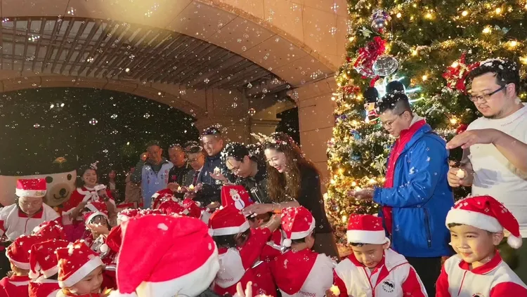 淡水福容11/29同步启动迈入第三年的「乘梦泡泡节」。业者提供