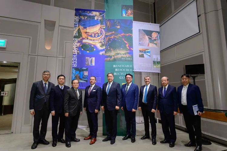 台泥今召开法说会，由董事长张安平主持。台泥提供