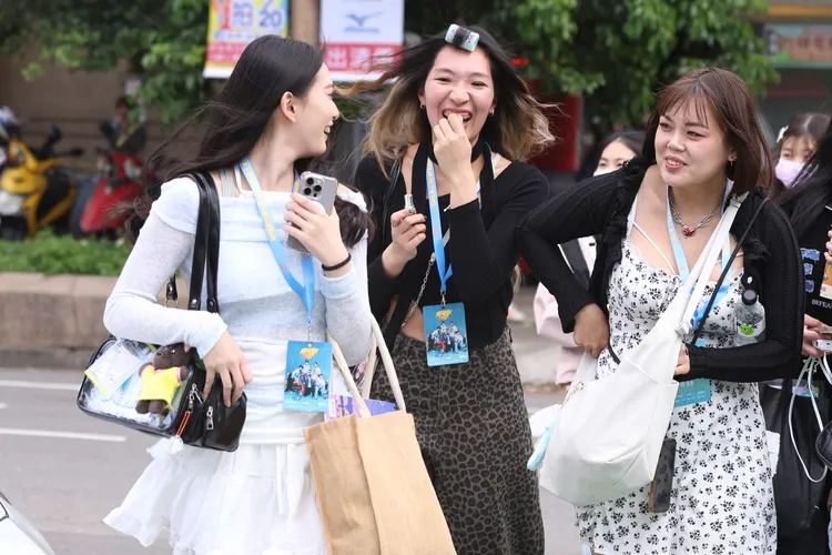 明（23日）東北季風減弱，全台各地氣溫回升適合出遊。彭欣偉攝