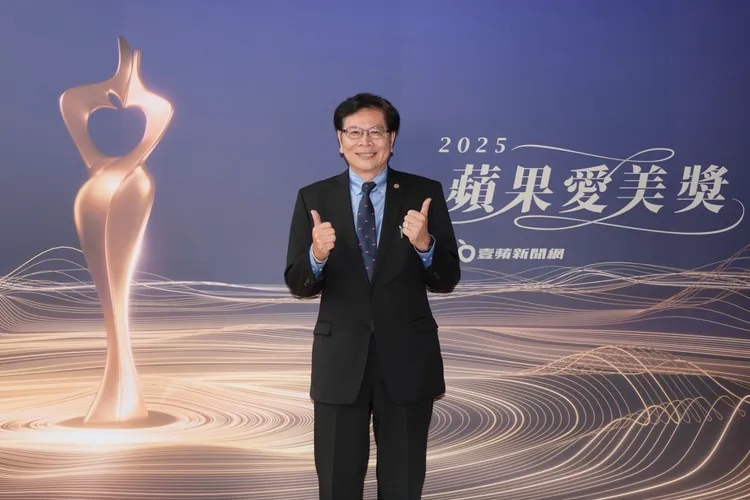 《苹果爱美奖》评审代表由精通美容医学、整形外科与再生医学的安南医院林圣哲院长担任。彭欣伟摄