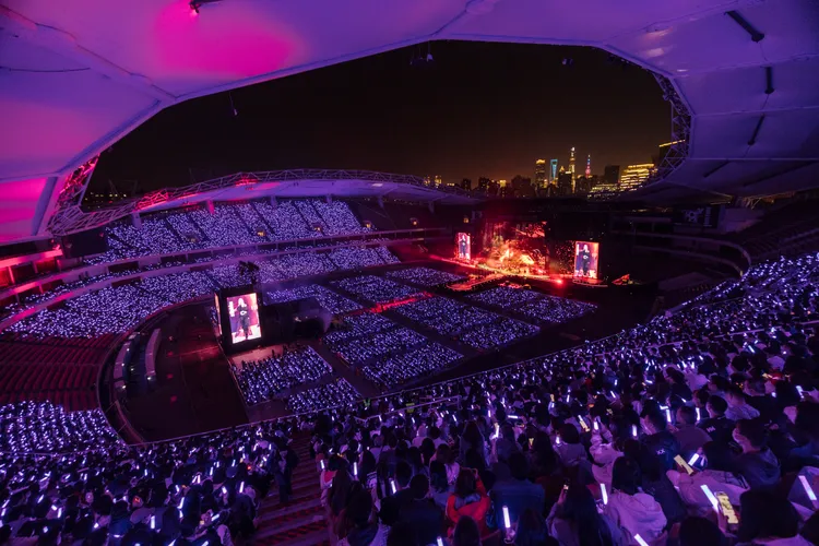 梁靜茹首次挑戰戶外場，座無虛席。超級圓頂提供