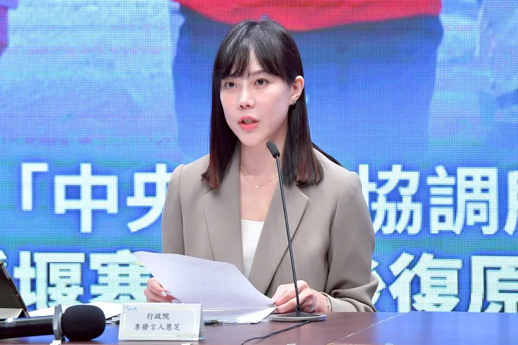 李慧芝轉述，在台中發現首例非洲豬瘟案例後，中央隔日就啟動三階段應變及防疫精進措施。行政院提供