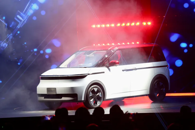 鴻海推出全新MODEL A 電動參考車。彭欣偉攝