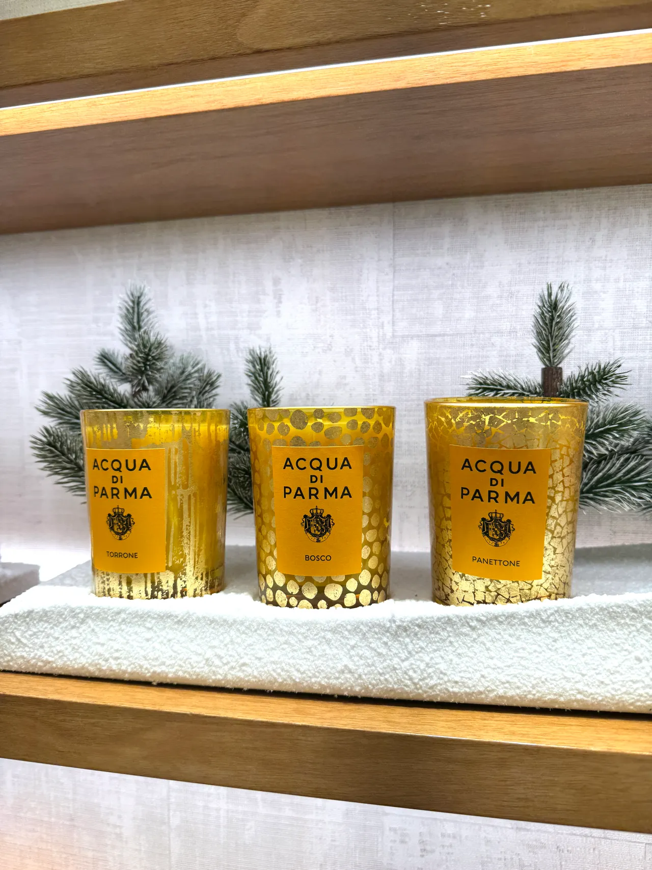 金色假期限量版香氛蜡烛，各200g／3400元。张家玲摄