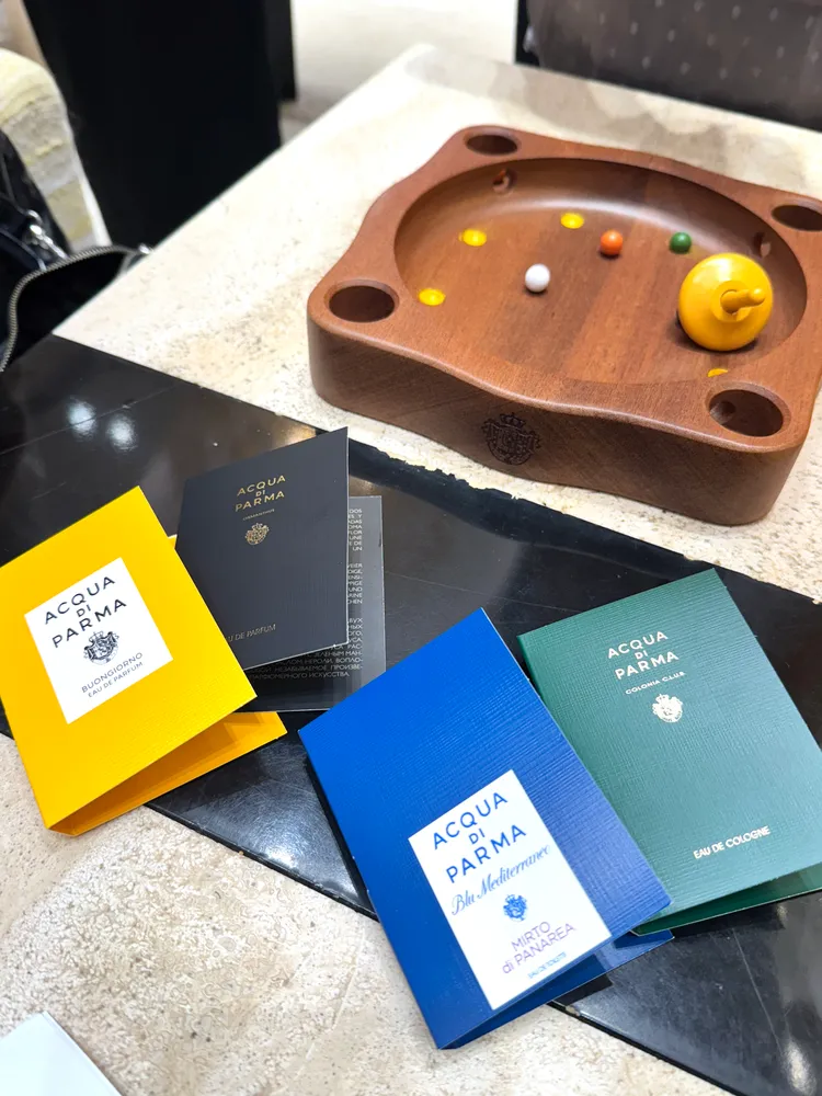 櫃上推出玩小遊戲換香氛贈禮活動。張家玲攝