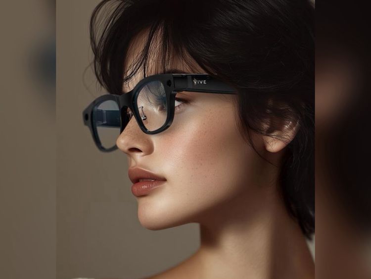 HTC推VIVE Eagle抗藍光版　AI對話升級更生活化