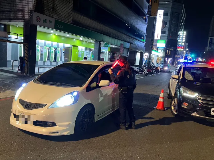 中壢警分局交通大執法。中壢警分局提供