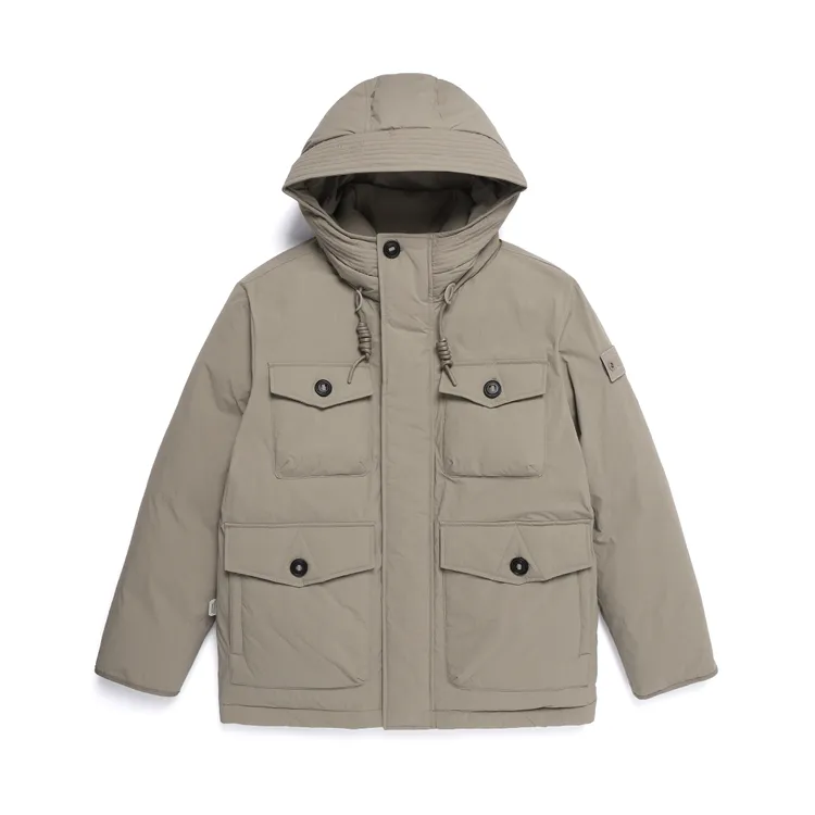 國家地理服飾NRN大口袋羽絨連帽外套米色，1萬5080元。品牌提供