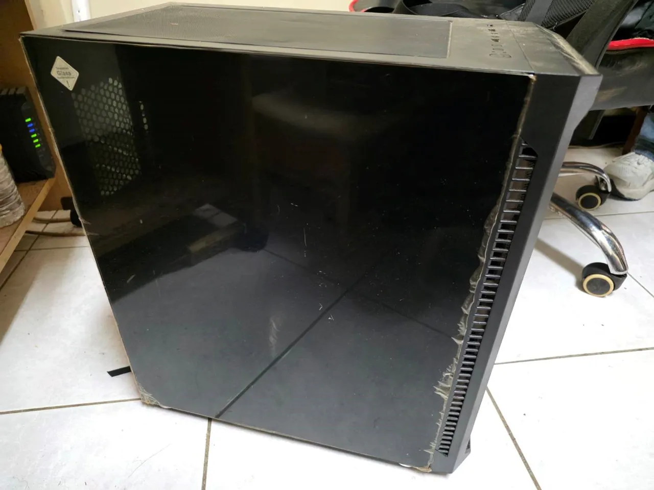 警方查获证物。翻摄画面