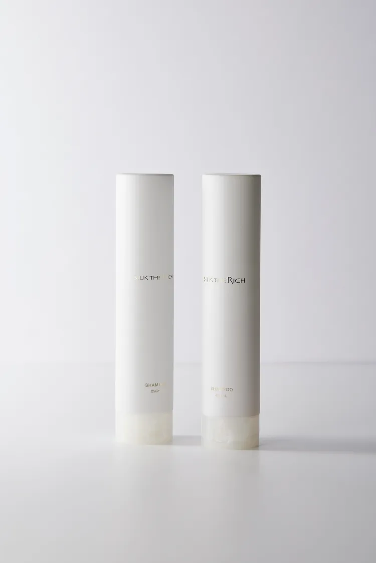 SILK THE RICH保濕修護系列，洗髮精、潤髮乳各599元。品牌提供