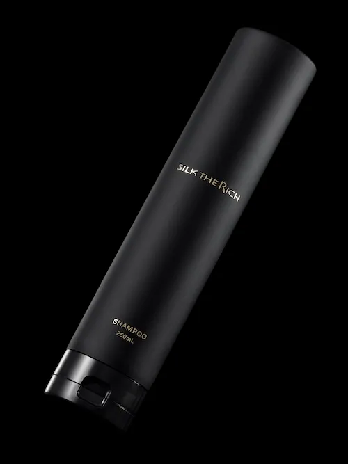 SILK THE RICH 頭皮修護系列午夜麝香洗髮乳，599元。品牌提供