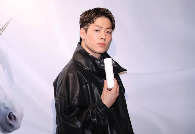 三浦孝太最喜歡白色系的保濕修護系列。莊宗達攝