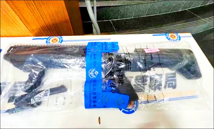 其中一把KSG霰彈槍，就是「捍衛任務」中殺神基努李維愛用的槍枝。資料照