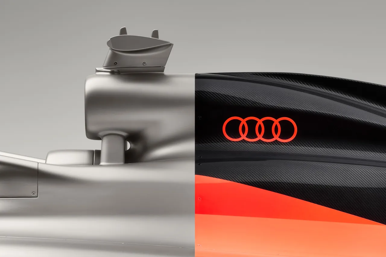 R26 Concept概念车主体色调采用钛金属灰（Titanium）、碳黑（Carbon Black），以及全新 Audi 红（Audi Red）。原厂照片