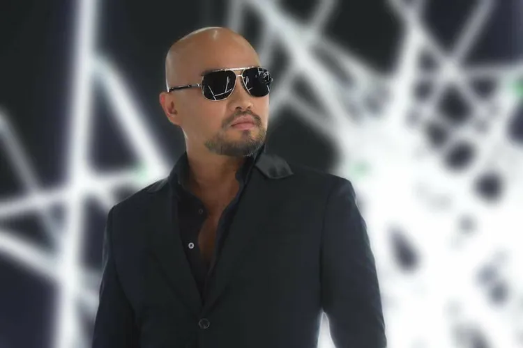 藝人辛龍在愛妻劉真過世後相當低調。翻攝自辛龍臉書