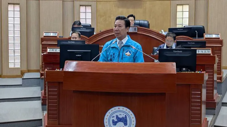 金門縣長陳福海28日在金門縣議會答詢是否支持通橋到中國大陸廈門翔安機場時表示，金門人都支持。中央社