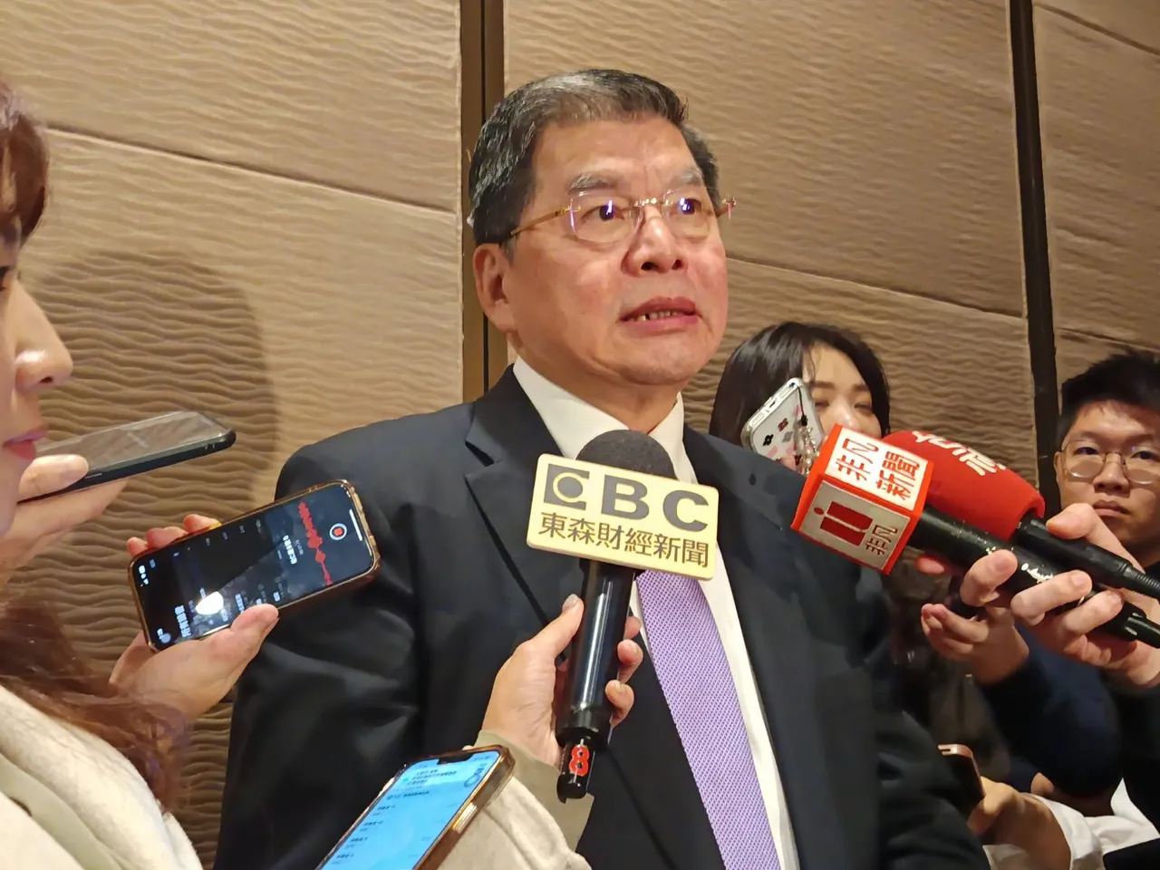 国泰金总座李长庚「全世界只有台湾每月公布财报」　吁减少公布频率