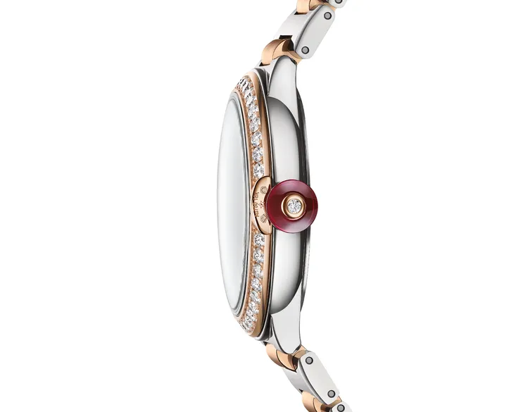寶格麗Lvcea Notte di Luce腕錶側面。品牌提供