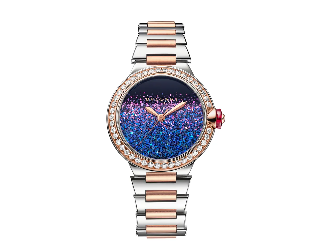 宝格丽Lvcea Notte di Luce腕表，33mm，精钢与玫瑰金表壳，黑色漆艺表盘（镶嵌蓝紫色珍珠母片），抛光与缎面处理精钢与玫瑰金链带，B77自动上链机芯，动力处储存48小时，防水深度50米，限量80只。品牌提供
