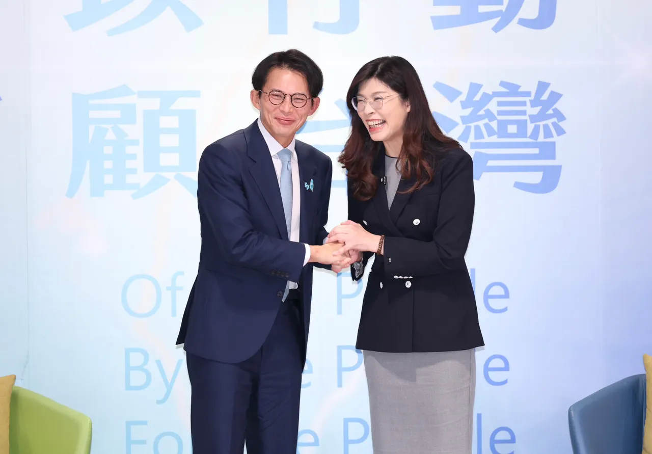 郑黄会｜柯文哲提醒蓝白合3大关键！黄国昌抛「两党智库对接」　郑丽文反应曝