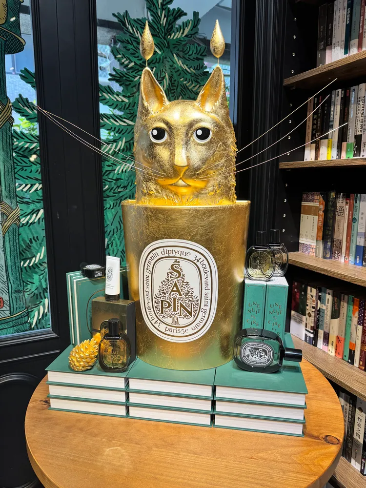 Diptyque 2025聖誕限量系列以童話《燭金夜語》為靈感。張家玲攝