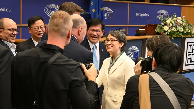 2025年IPAC高峰会在比利时布鲁塞尔的欧洲议会召开，副总统萧美琴在峰会上发表演说，并在外交部长林佳龙陪同下与参加者交流。中央社