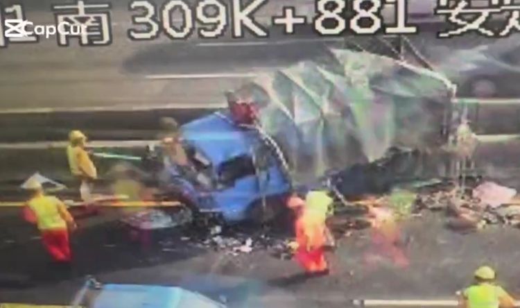 國1台南安定段3車連環撞 2車道封閉!車流回堵中