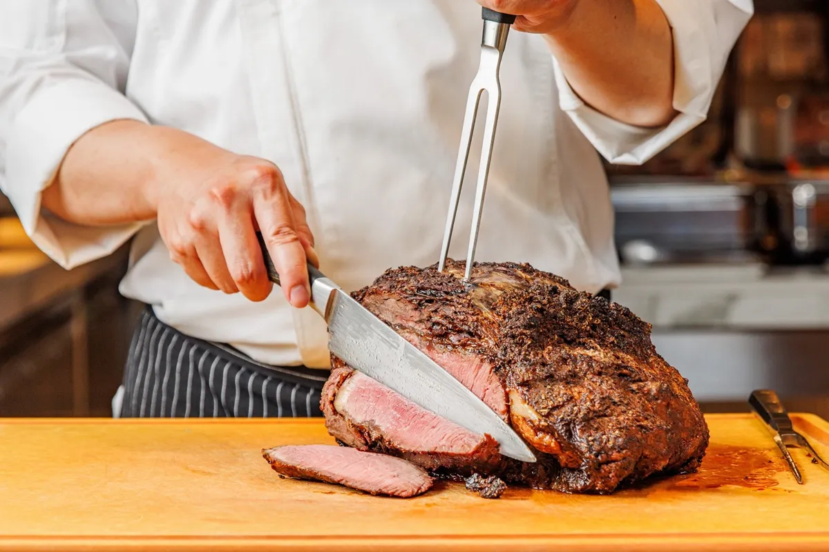 「士林厨房 Shihlin Kitchen 」亦推出平日午晚餐自助餐券优惠价 1099 元（原价 1848 元约59折）。台北士林万丽酒店提供