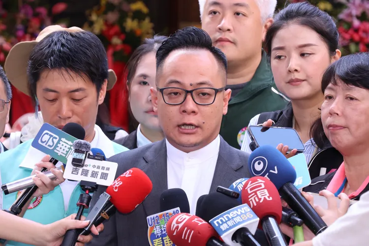 基隆议会长童子玮认为台风假，北北基桃不一定要绑在一起。庄宗达摄