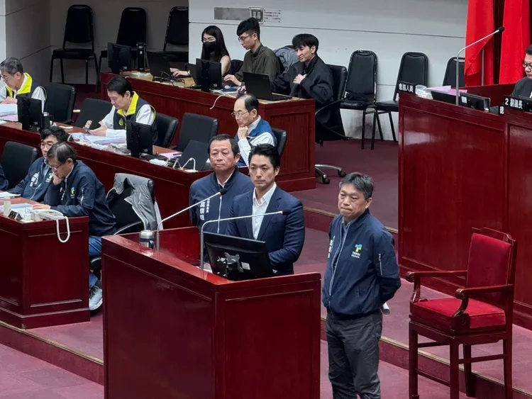 台北市長蔣萬安於議會坦言憂心賴清德「2027武統說」恐讓外資卻步。張綵茜攝