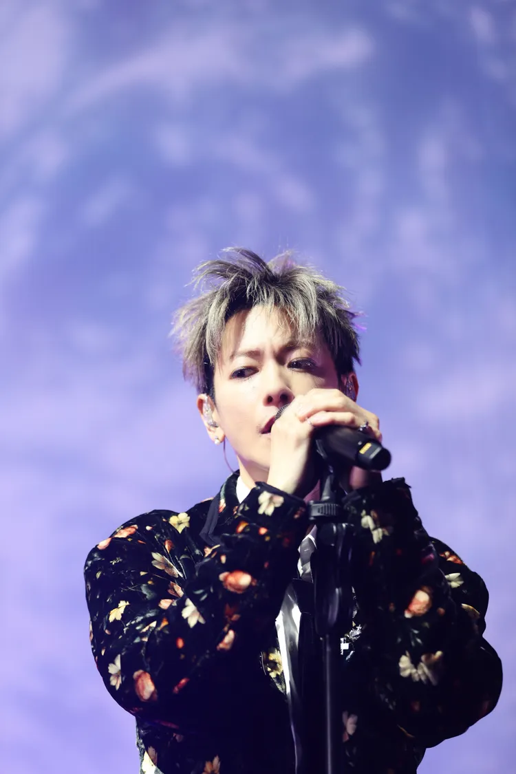 佐藤健入魂TENBLANK主唱「藤谷直季」，開金口唱歌。KKLIVE提供