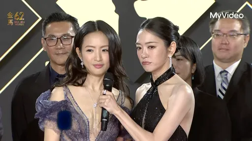 金马红毯｜林依晨深V开到肚脐美翻了　网友歪楼：什么亲家母造型！