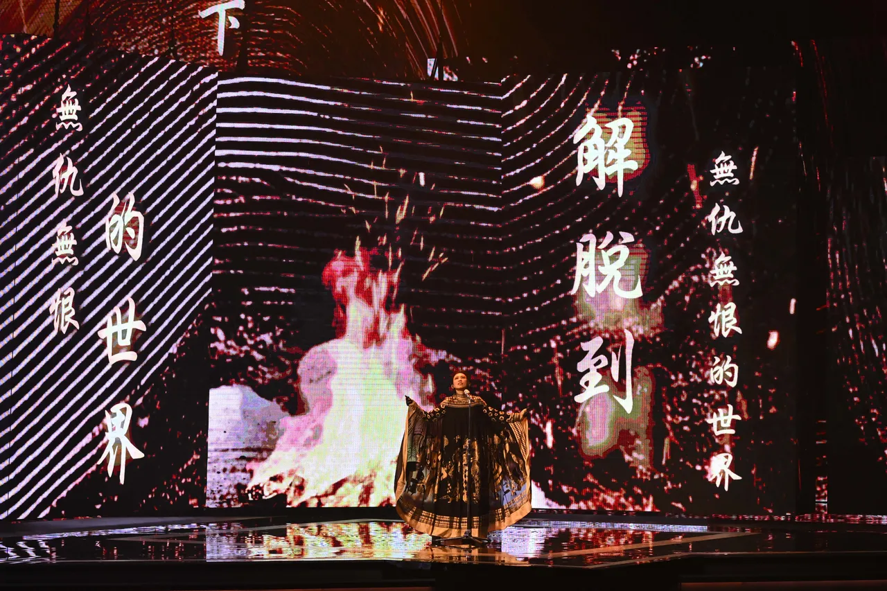 戴佩妮演唱《地母》主題曲，之後也獲得最佳原創電影歌曲獎。金馬執委會提供