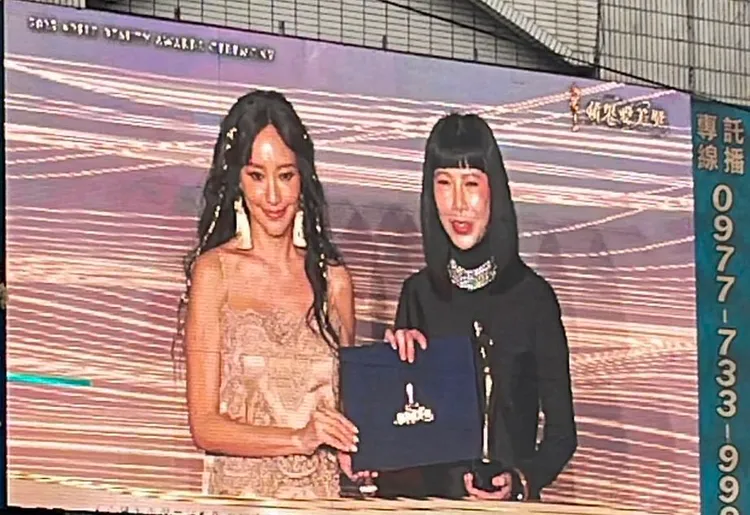 關穎頒獎。張沛森攝