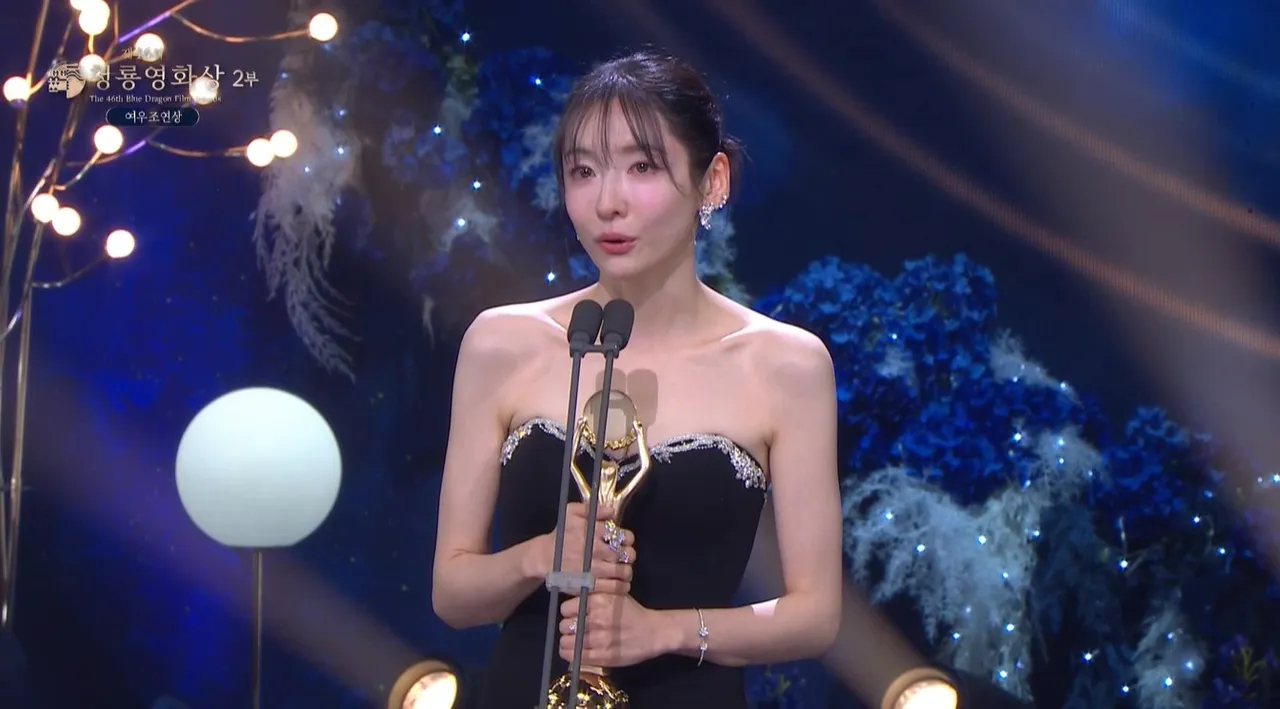 朴智贤以《窥镜》获得最佳女配角。翻摄chzzk