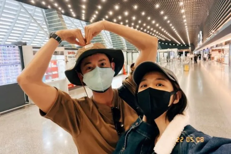 吴慷仁（左）与邵雨薇认爱5年，为事业各奔东西仍是甜蜜蜜。翻摄IG