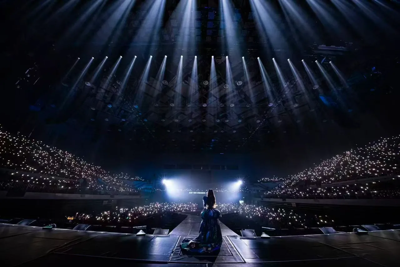 全场座无虚席。劲桦娱乐提供