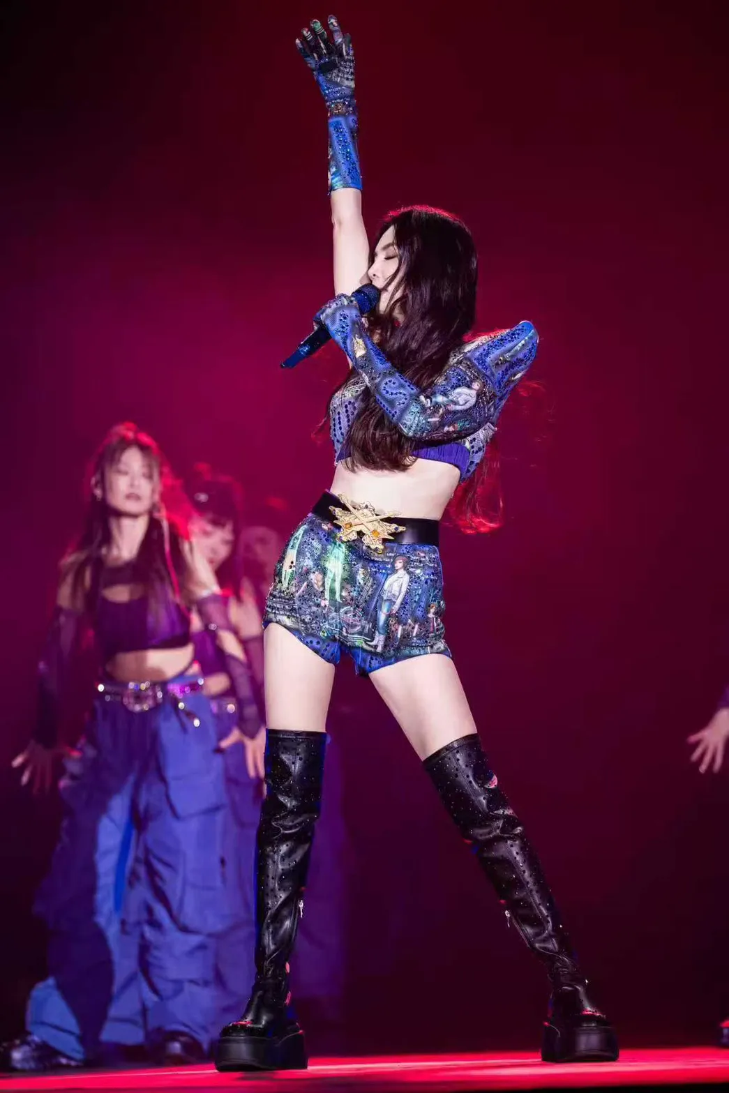 Ella好身材一览无遗。劲桦娱乐提供